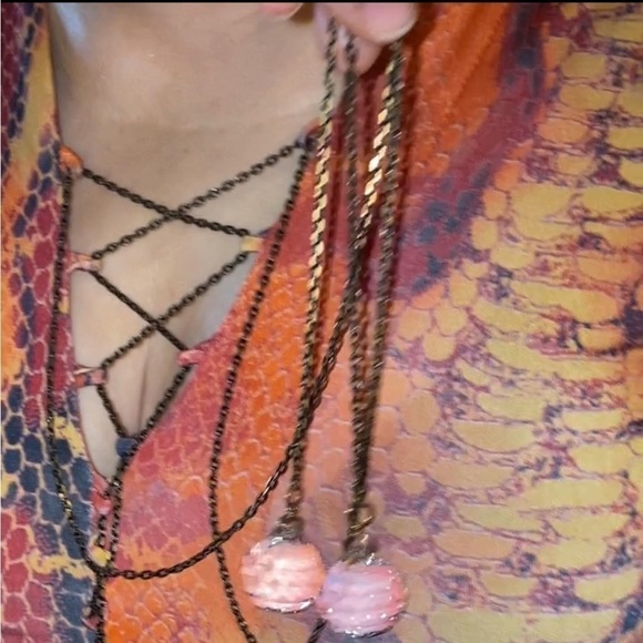 Featuring an orange material with a ombre Payton print design and long sleeve L - Picture 9 of 13